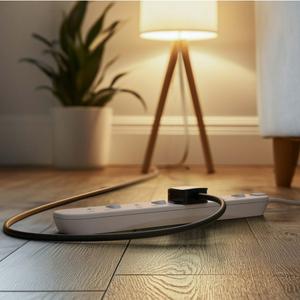 Masterplug 4 Socket 2m Extension Lead Individual Switches and LED - White - gallery image 2