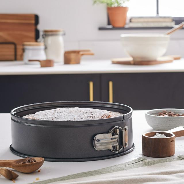 Wilton Non-Stick Seasonal Shapes Cookie Tin, Grey, 1.7 x 28.57 x 41.91 cm