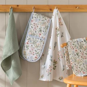 Sainsbury's Home Bee Floral Double Oven Gloves - gallery image 2