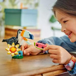 LEGO Creator 3 in 1 Wild Animals Tropical Toucan Set 31173 - gallery image 2