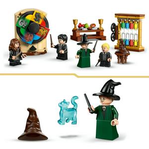 Lego Harry Potter Hogwarts Castle Sorting Hat Ceremony Set 76460 - gallery image 3