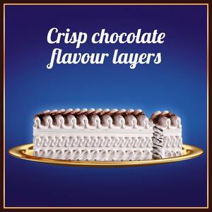 Viennetta Vanilla Ice Cream Dessert 650ml - gallery image 5