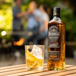 Black Bush Irish Whiskey 70cl - gallery image 2