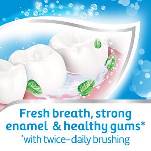 Aquafresh Fresh & Minty Toothpaste 75ml - gallery image 2