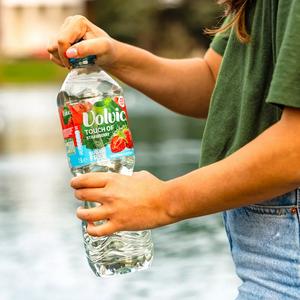 Volvic Touch of Fruit Sugar Free Strawberry Flavoured Water 1.5L - gallery image 3