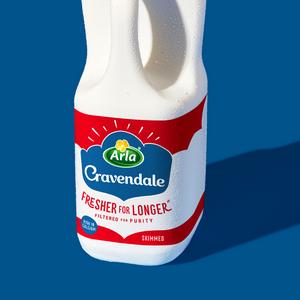 Cravendale Filtered Fresh Skimmed Milk Fresher for Longer 2L - gallery image 4