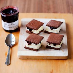 Bonne Maman Blackcurrant Conserve 370g - gallery image 3