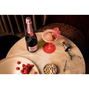 Moët & Chandon Brut Imperial Rose Champagne 75cl - gallery image 2