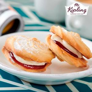Mr Kipling Viennese Whirl Cakes x6 - gallery image 3