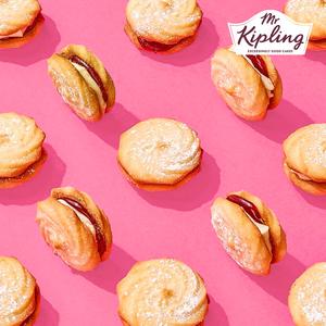 Mr Kipling Viennese Whirl Cakes x6 - gallery image 4