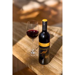 Yellow Tail Shiraz Red Wine 75cl - gallery image 2