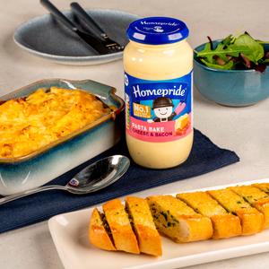 Homepride Cheese & Bacon Pasta Bake Sauce 485g - gallery image 2