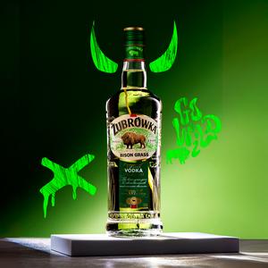 Zubrowka Bison Grass Polish Vodka 70cl - gallery image 4