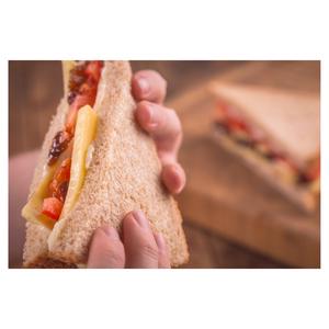 Kingsmill Medium Sliced 50/50 Bread 800g - gallery image 3