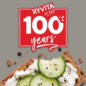 Ryvita Crispbread Cracked Black Pepper Crackers 200g - gallery image 2