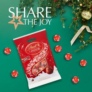 Lindt Lindor 80g Christmas Milk Chocolate Mini Truffles Bag - gallery image 4