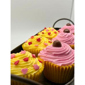Emma's Country Cakes Classic Choice Cupcakes x6 - gallery image 3