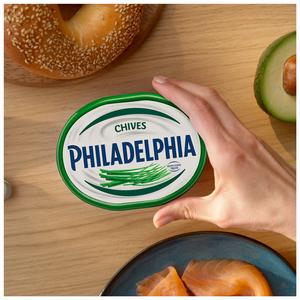 Philadelphia Chives Soft Cream Cheese 165g - gallery image 2