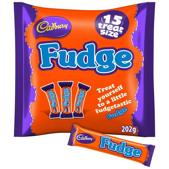 Cadbury 202g Fudge Treatsize Chocolate Bag - gallery image 1