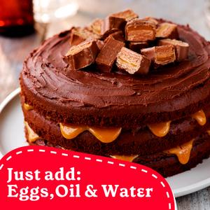 Betty Crocker Tempting Chocolate Cake Mix 425g - gallery image 2