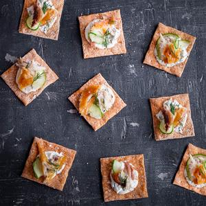Peter's Yard Fig & Spelt Sourdough Crackers 100g - gallery image 3