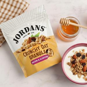 Jordans Crunchy Oat Raisin & Almond Granola Breakfast Cereal 750g - gallery image 4