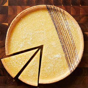 Sainsbury's Sicilian Lemon Tart, Taste the Difference 900g - gallery image 2
