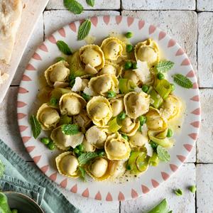 La Famiglia Rana Spinach & Ricotta Fresh Tortelloni 250g - gallery image 5
