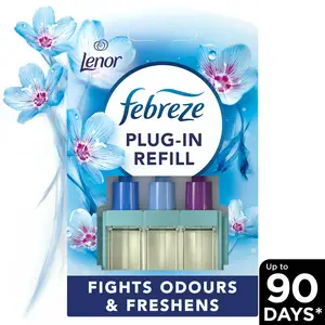 Febreze 3Volution Air Freshener Plug In Refill Spring Awakening 20ml