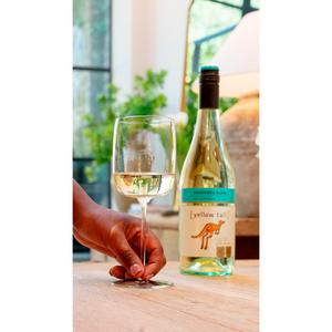 Yellow Tail Sauvignon Blanc White Wine 75cl - gallery image 3
