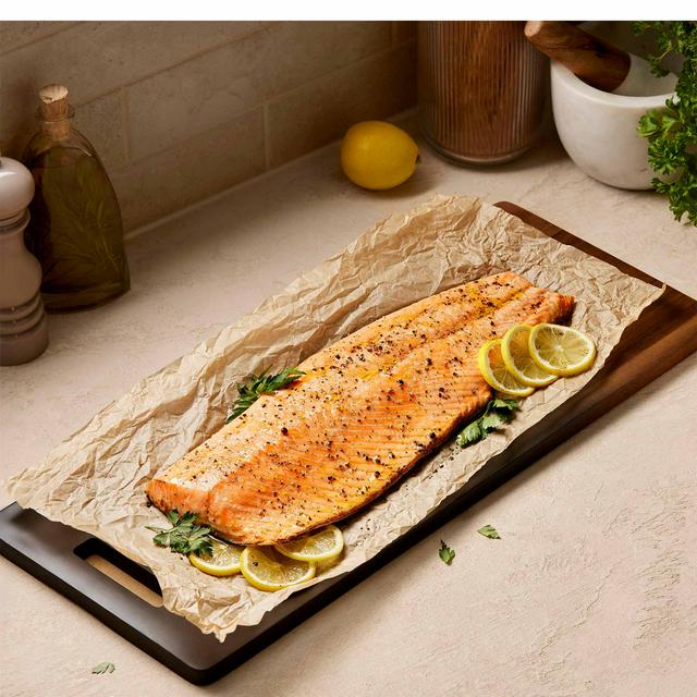 Occasions by Sainsburys Sainsbury's Boneless Plain Side of Salmon 1kg
