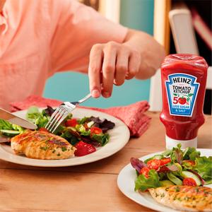 Heinz Tomato Ketchup 50% Less Sugar 880g - gallery image 2