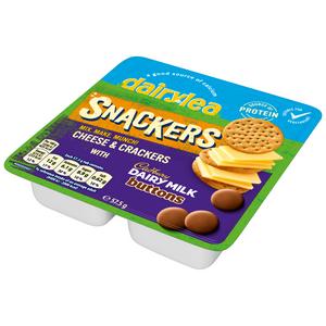 Dairylea Snackers 64.2g Cheese & Crackers with Cadbury Dairy Milk Buttons - gallery image 3