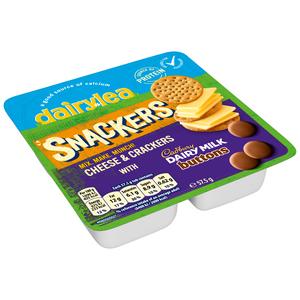 Dairylea Snackers 64.2g Cheese & Crackers with Cadbury Dairy Milk Buttons - gallery image 4