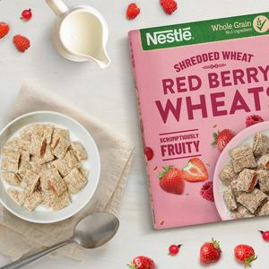 Nestle Shredded Wheat Bitesize Red Berry Wheats Cereal 450g - gallery image 2