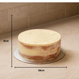 Sainsbury's 1.45kg Vanilla Naked Cake, Taste the Difference - gallery image 3