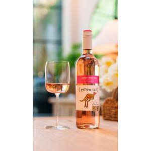 Yellow Tail Jammy Rose Roo Rose Wine 75cl - gallery image 2