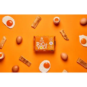 St. Ewe Mixed Weight Rich Yolk Eggs x6 288g - gallery image 2