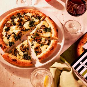Crosta & Mollica Fiorentina Mushrooms Spinach Creamy Garlic Sourdough Pizza 453g - gallery image 2