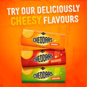 Jacob's Baked Cheddars Cheese Biscuits Twin Pack 2x150g - gallery image 4
