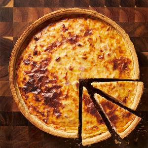 Sainsbury's Quiche Lorraine 1.5kg - gallery image 2