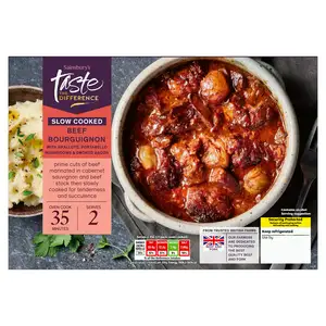 Sainsbury's Slow Cooked British Beef Bourguignon, Taste the Difference 545g (Serves 2)