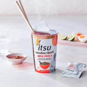 itsu 64g Spicy Chicken Instant Noodles & Broth Pot - gallery image 3