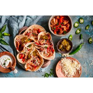Capsicana Latin Flavour Mexican Chilli & Honey Fajita Kit 335g - gallery image 4