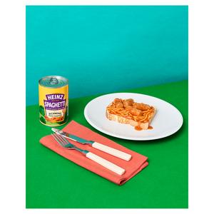 Heinz Spaghetti In a Rich Tomato Sauce with Richmond Pork Sausages 200g - gallery image 2