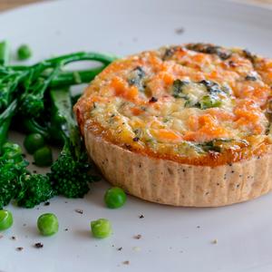 Higgidy Smoked Salmon & Spinach Quiche 155g - gallery image 2