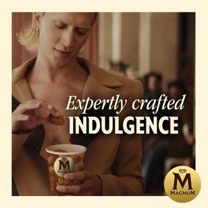 Magnum 12 x 17ml Bonbon Salted Caramel & Almond Ice Cream Frozen Snack - gallery image 4
