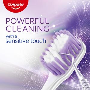 Colgate Gentle Clean Sensitive Manual Toothbrush - gallery image 2