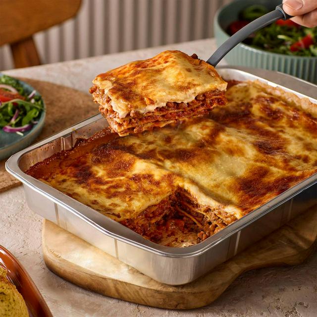 Occasions by Sainsburys Sainsbury's Beef Lasagne, Taste the Difference 2.4kg
