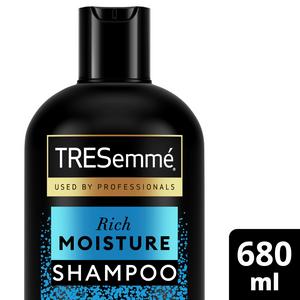 TRESemmé Shampoo Rich Moisture 680ml - gallery image 3